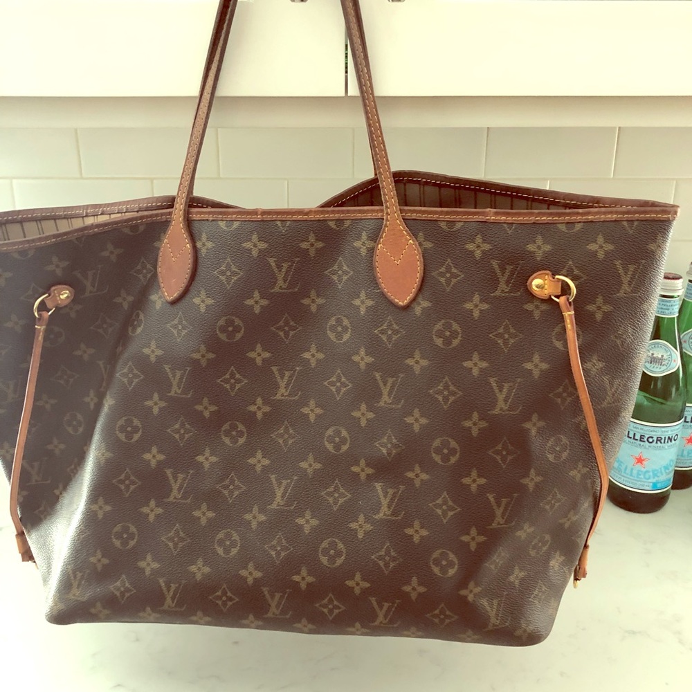 Louis Vuitton never full bag